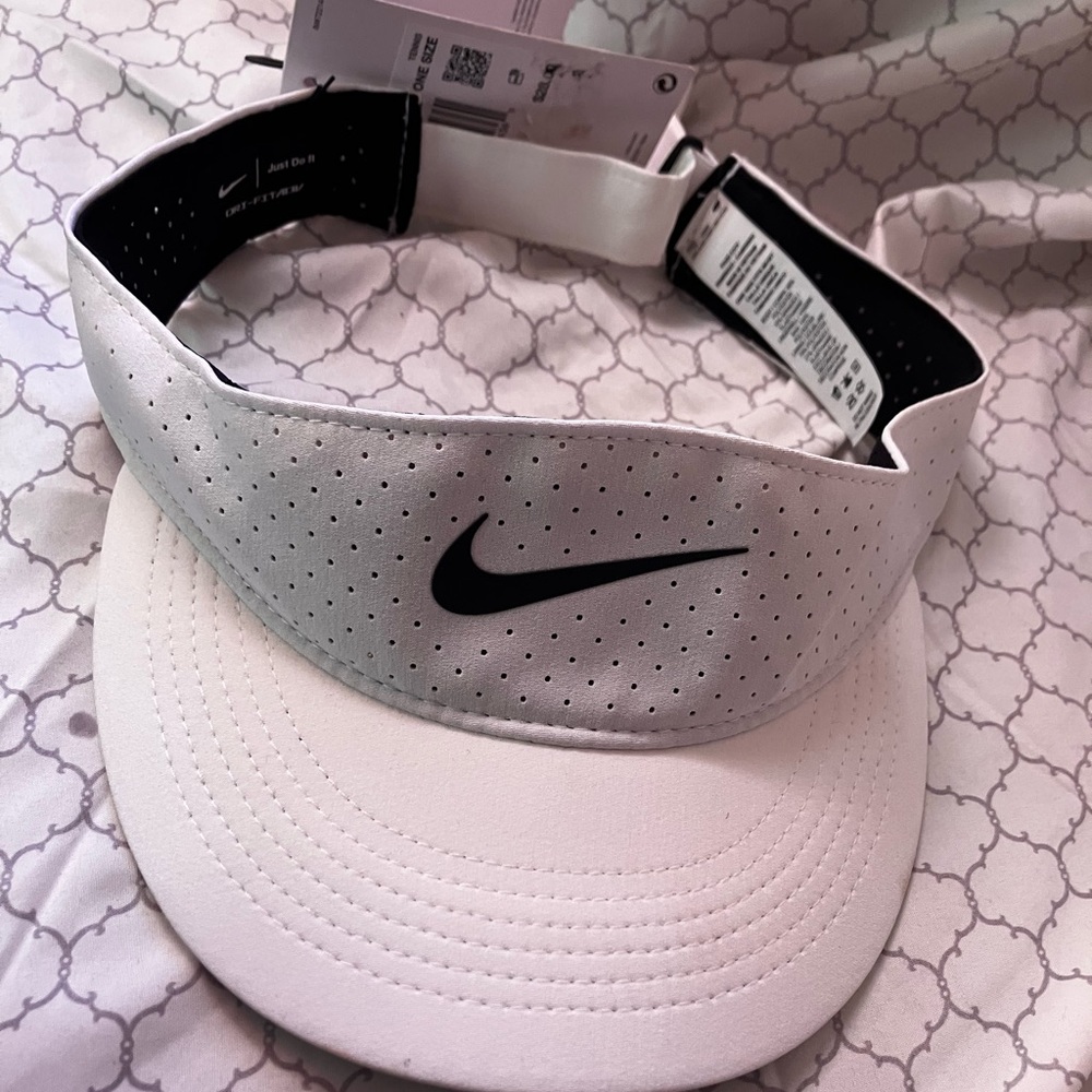 Women’s Nike visor